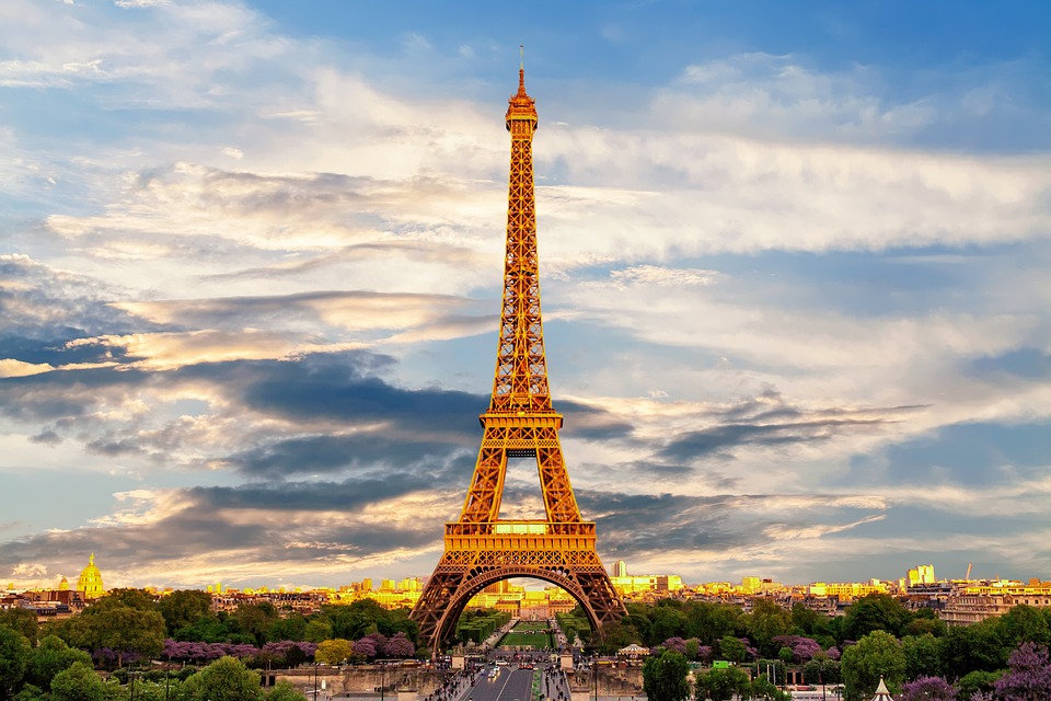 tour eiffel avec l'application justcity