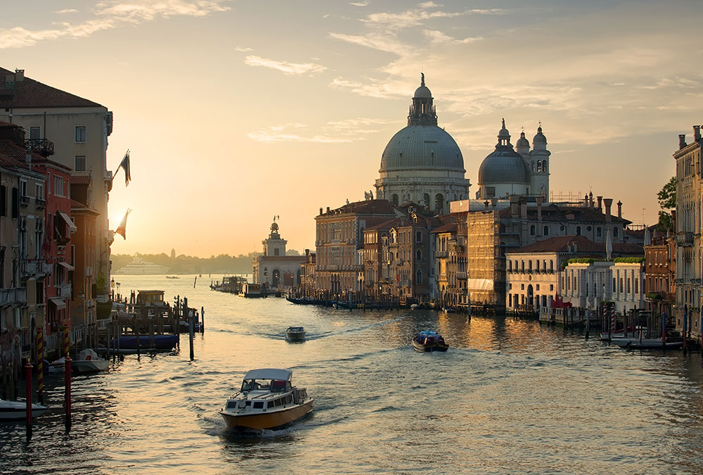 calm-sunset-in-venice-2023-11-27-05-02-37-utc