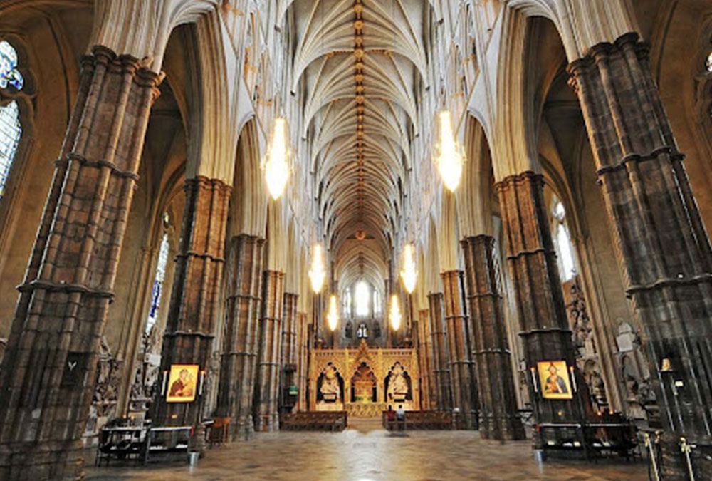 Tombes royales et monuments funéraires à l'intérieur de l'Abbaye de Westminster.