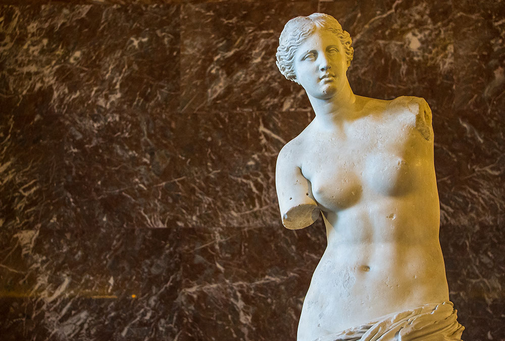 venus-de-milo-at-the-louvre-museum-paris-france-2023-11-27-05-29-50-utc